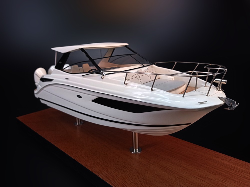 Custom Desk Models - Sea Ray - Sea Ray 320 Sundancer custom desk model - Abordage