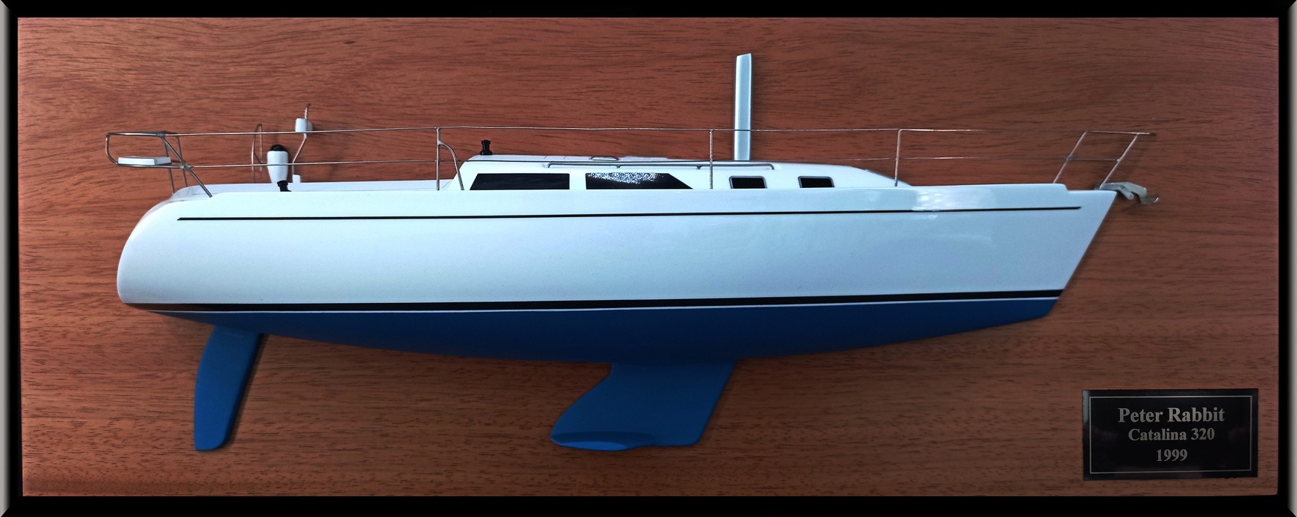 Custom Half Models - Catalina - Catalina 320 half model with deck details replica - Abordage