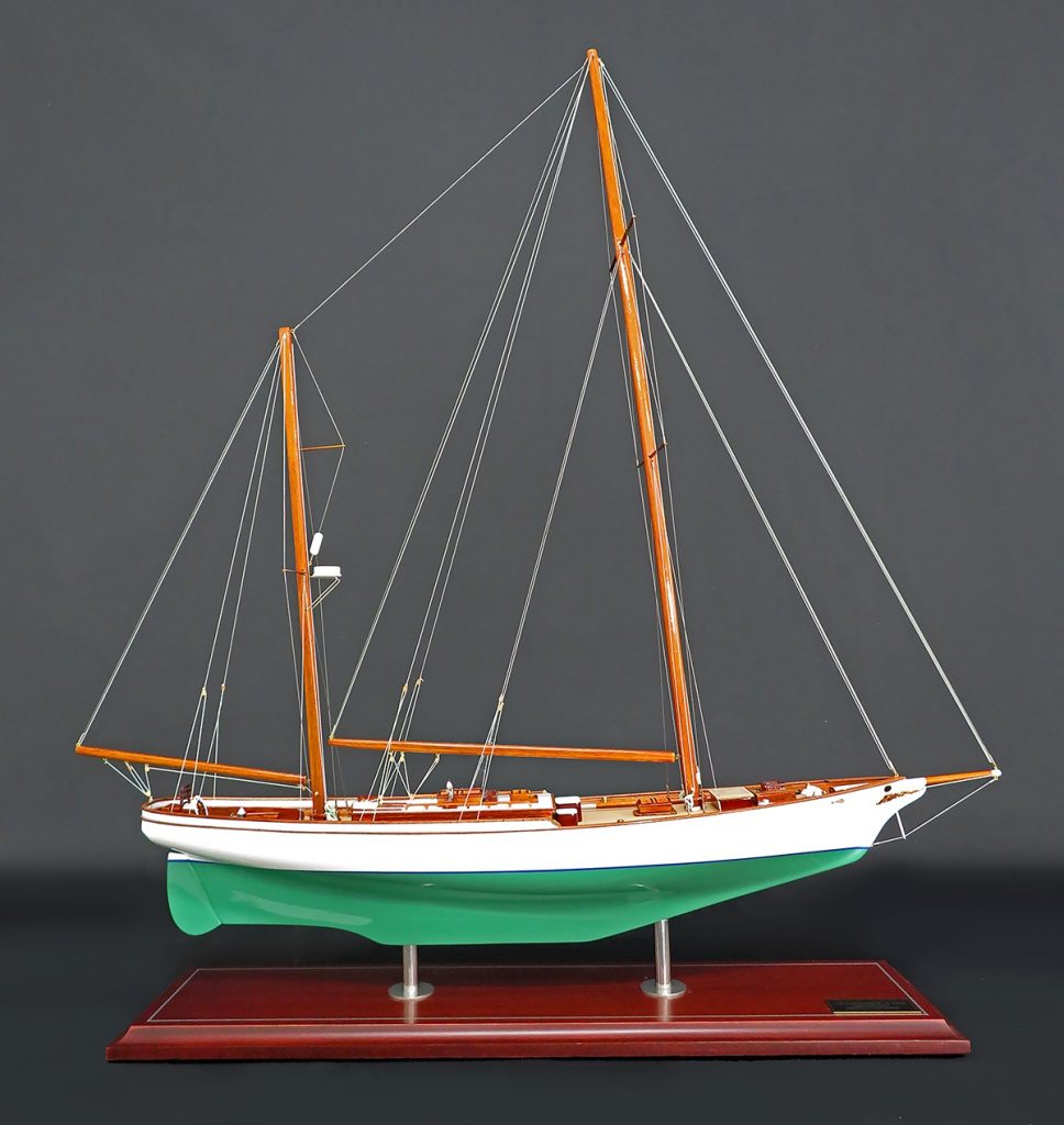 Classic Yachts - - Ticonderoga 1936 - Abordage