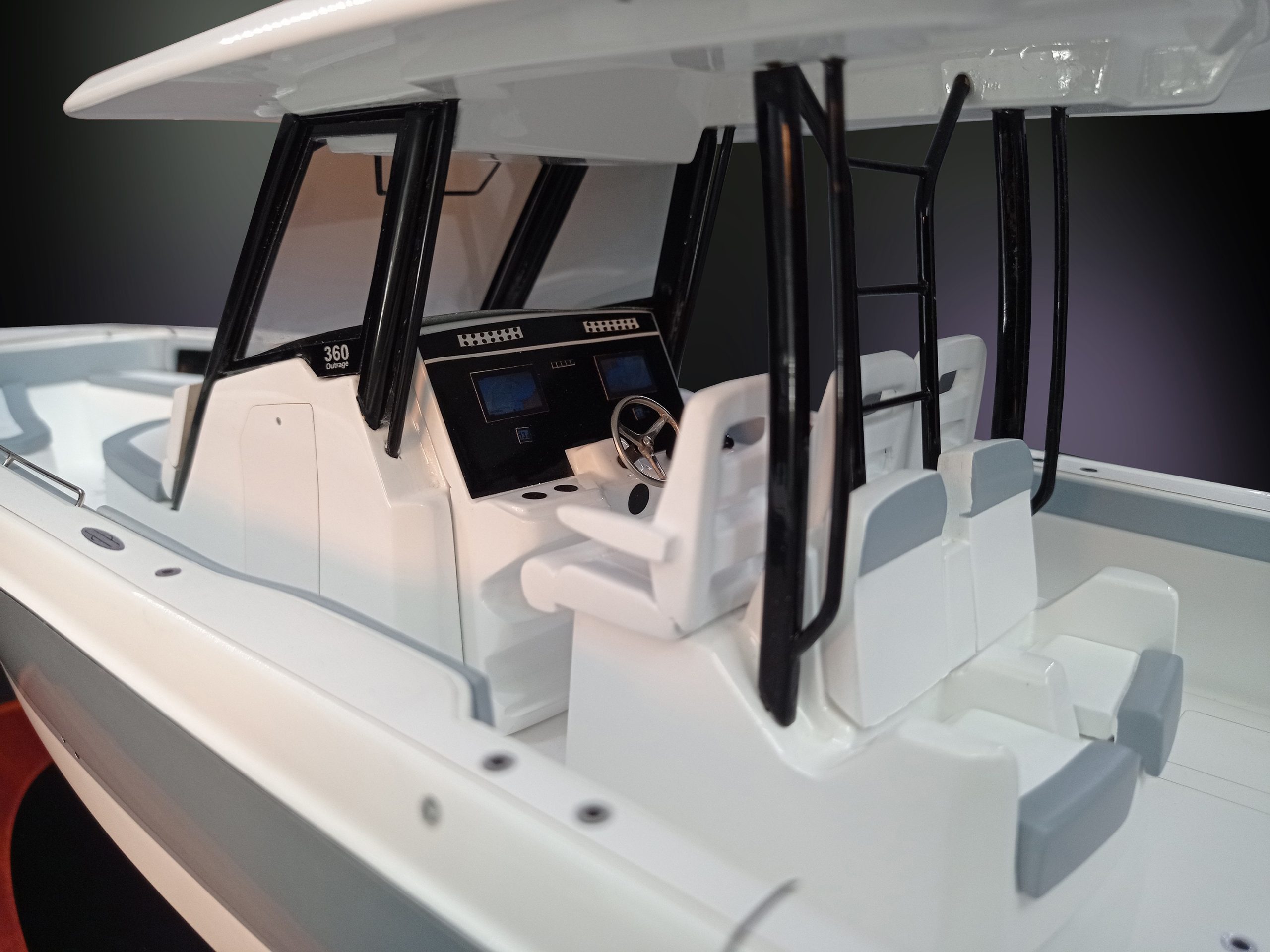 Custom Models - Boston Whaler - Boston Whaler 360 Outrage custom model - Abordage