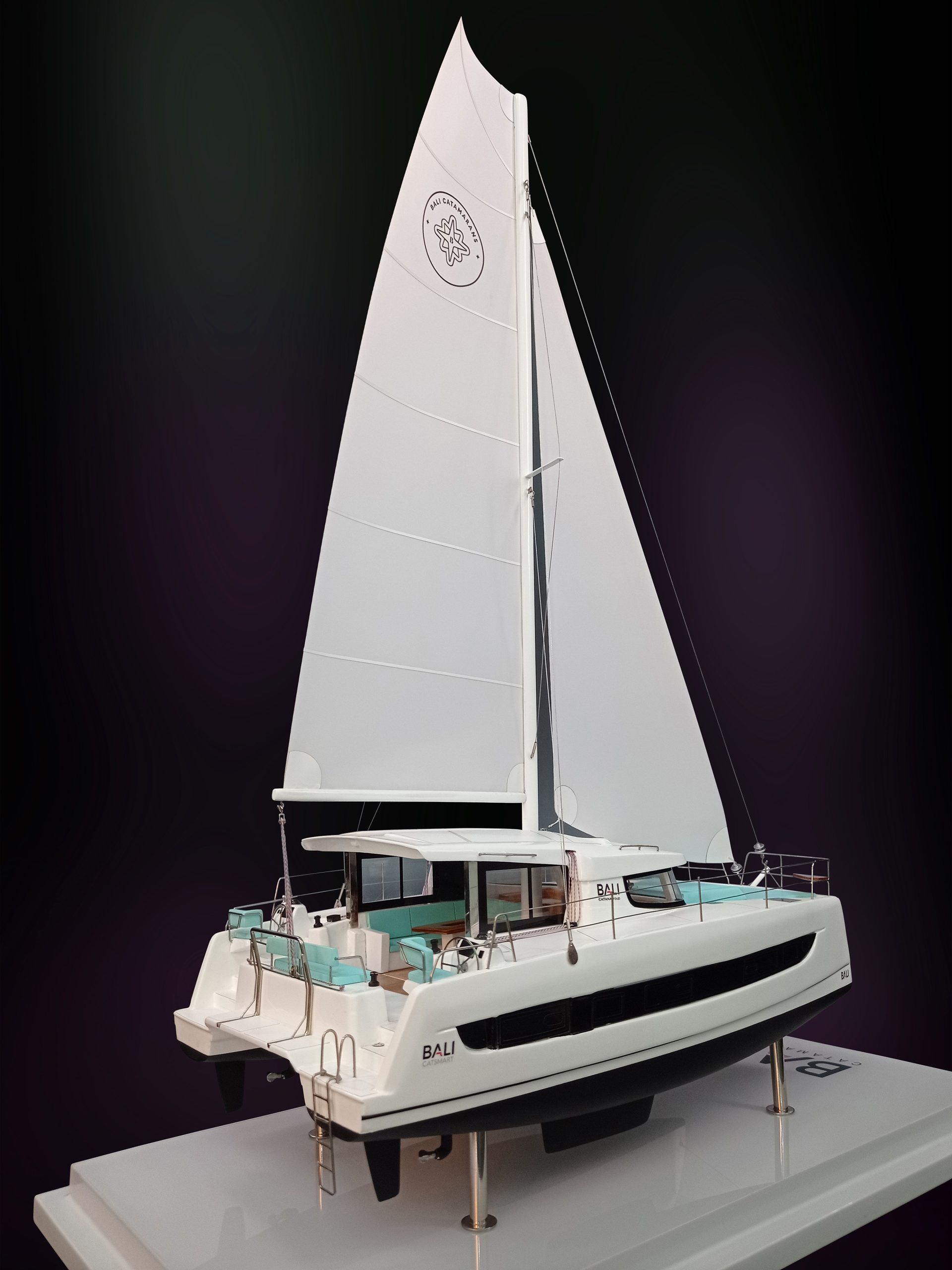 Custom Models - Catana - Bali CATSMART 11.78 m custom model - Abordage