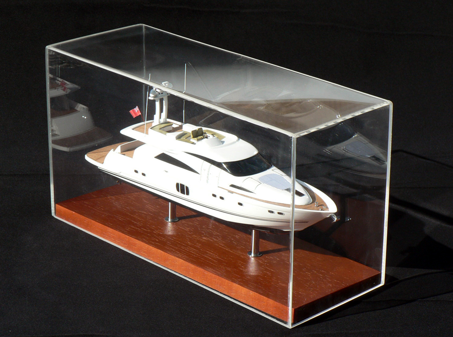 Custom Models - Fairline - Fairline Squadron 78 Desk Model - Abordage