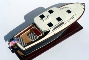 Custom Models - Hinckley - Hinckley Picnic "Camp David" - Abordage