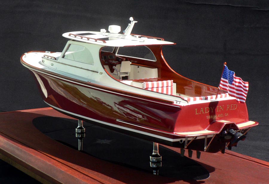 Custom Models - Hinckley - Hinckley Picnic EP "Lady in Red" - Abordage