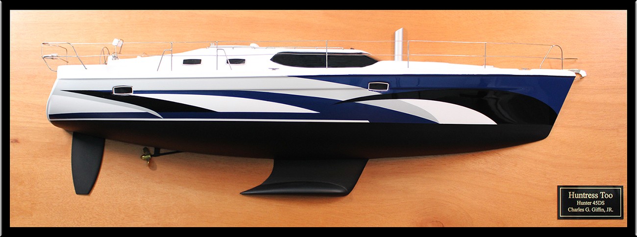Hunter 45DS custom half model with deck details