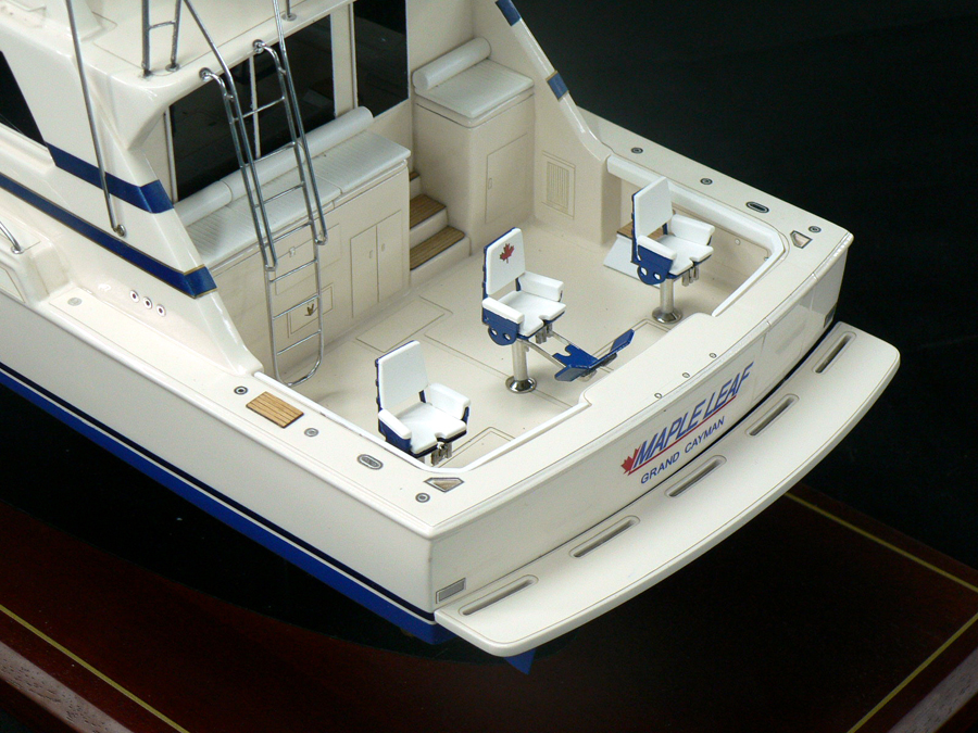 Custom Models - Bertram - Bertram 54 "Maple Leaf" - Abordage