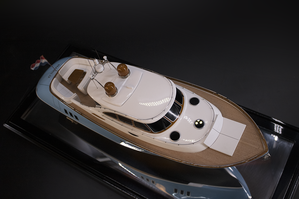 Zeelander 55 custom model replica