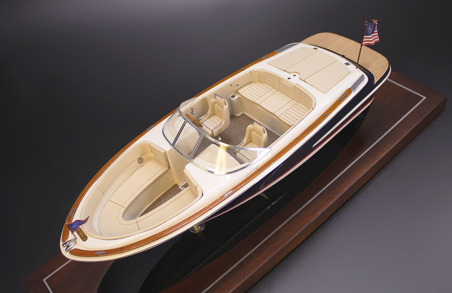 Chris Craft Launch 22 desk model replica