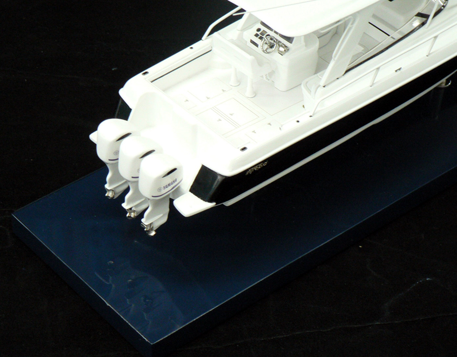 Custom Models - Intrepid Powerboats - Intrepid 390 Sport Yacht - Abordage