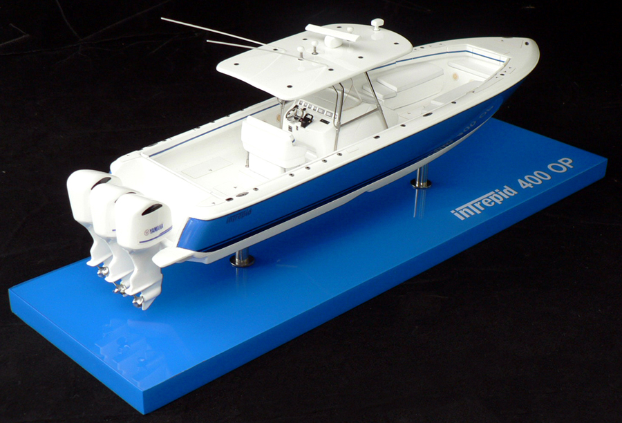 Custom Models - Intrepid Powerboats - Intrepid 400 Open - Abordage