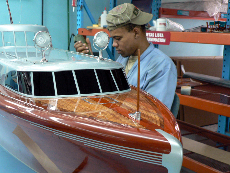 Custom Models - Hacker Craft - Hacker-Craft "Thunderbird" 1939 - 55 Foot Wooden Speedboat. - Abordage