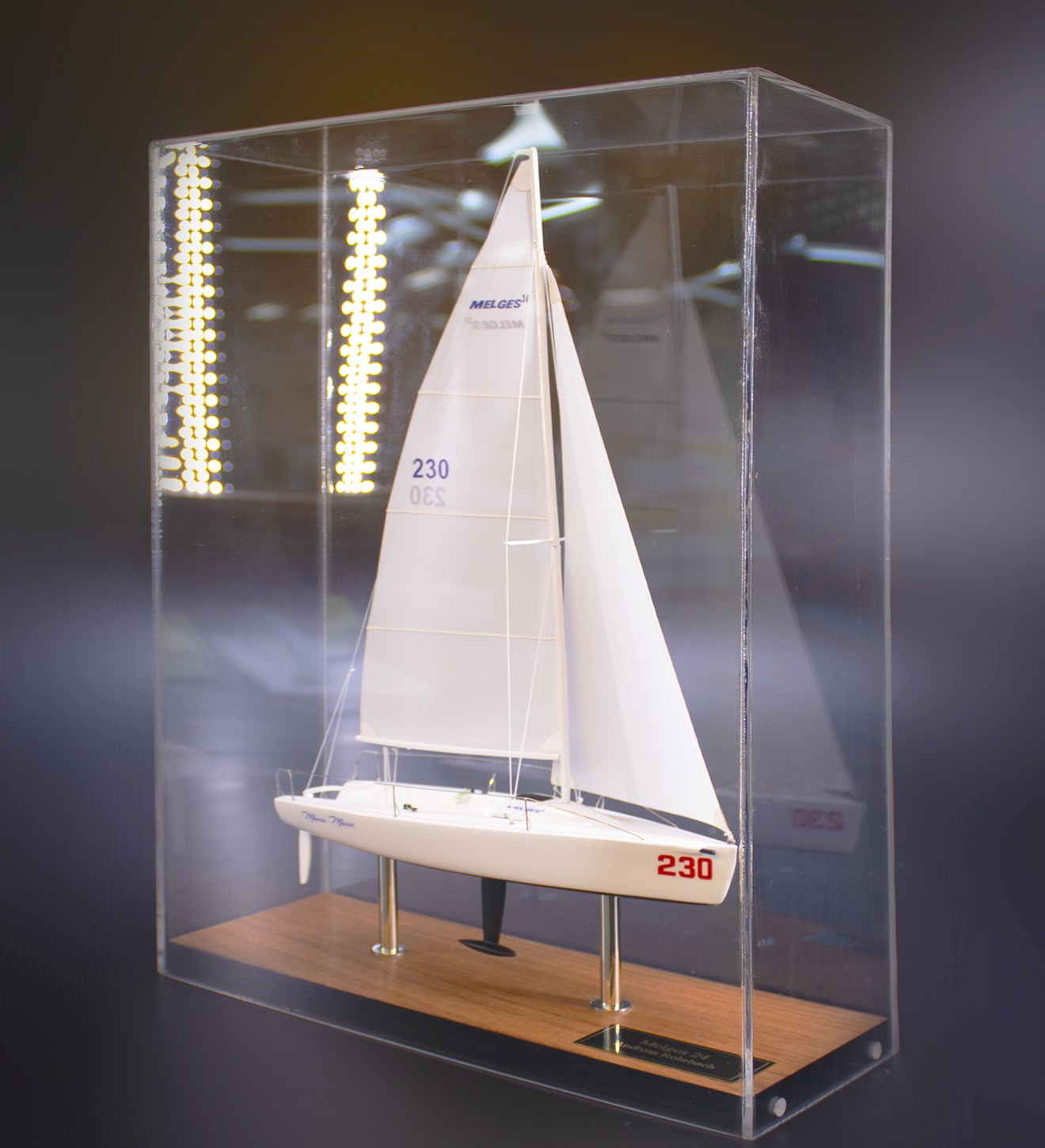 Melges 24 elegant desk model of 8 inches LOA.