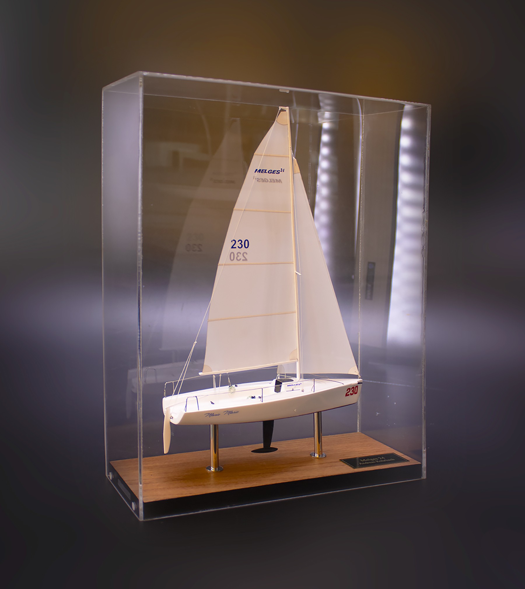 Melges 24 elegant desk model of 8 inches LOA.