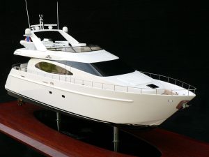 Custom Models - - Azimut 70 Flybridge Range "Sea Bear" - Abordage