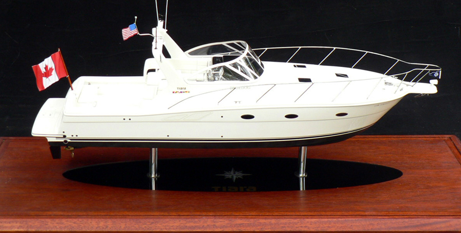 Custom Models - Tiara - Tiara 3500 Open "Blue Dog" - Abordage